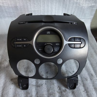 Radio fabryczne Sanyo CD/MP3 Mazda 2 DL40 66 AR0
